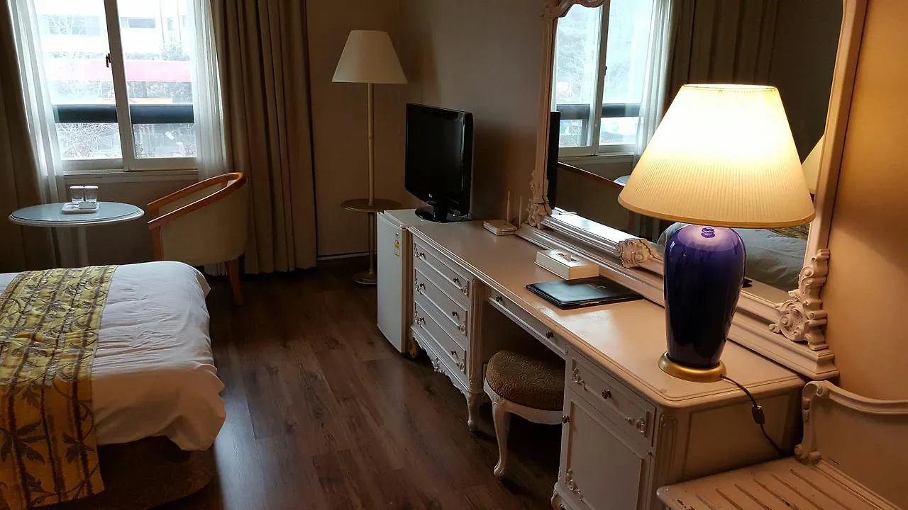 Donghwa Kim'S Hotel Seoul South Korea